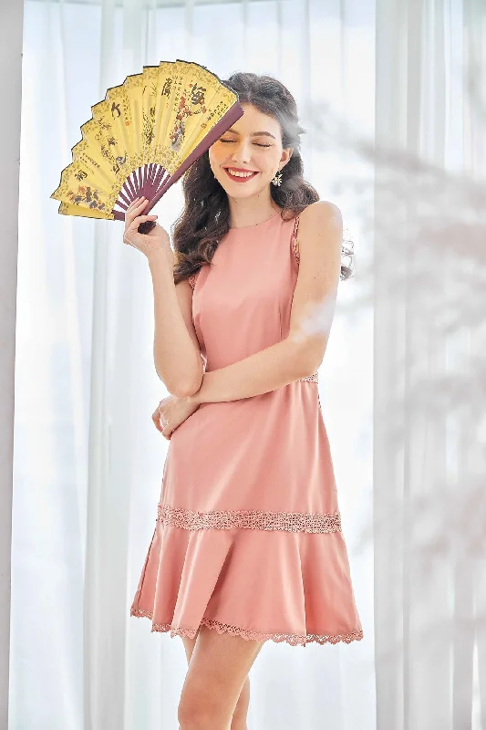MADEBYNM TESSA REMOVABLE COLLAR DRESS IN TEA ROSE