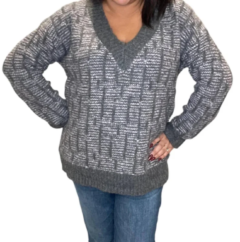 Cozy Patterned V-Neck Sweater In Purple Charcoal Real Fur Shearling Chenille