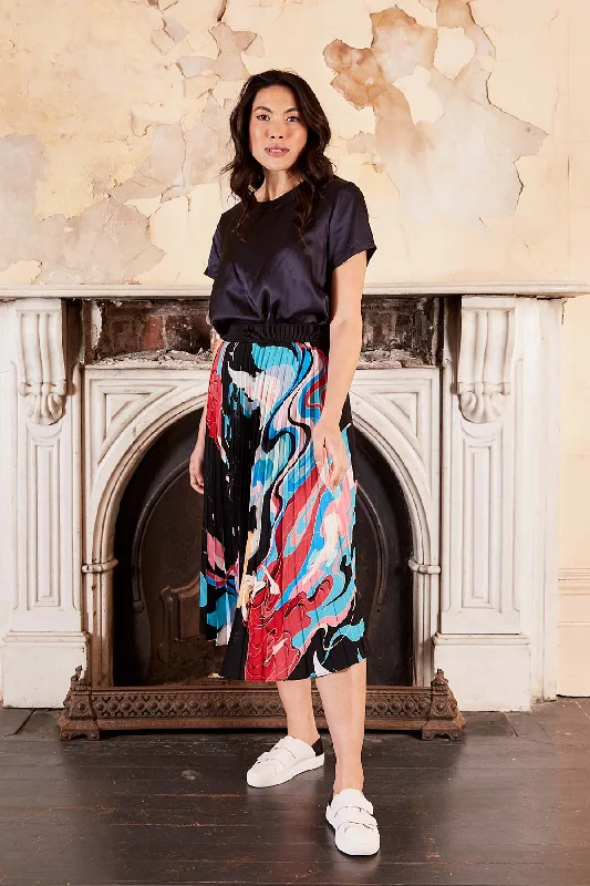 Faith Pleated Skirt Black elastic waist skirt